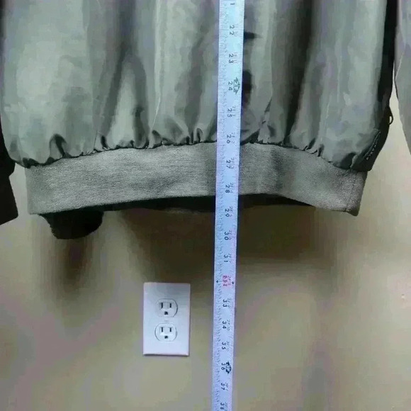 Men's Large Columbia Golf Windbreaker - Pullover Style - Zipper Pockets - Picture 8 of 9